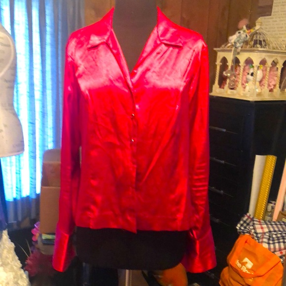 Beautiful Red Satin Sag Harbor Long Sleeved Blouse Petite - Picture 1 of 13